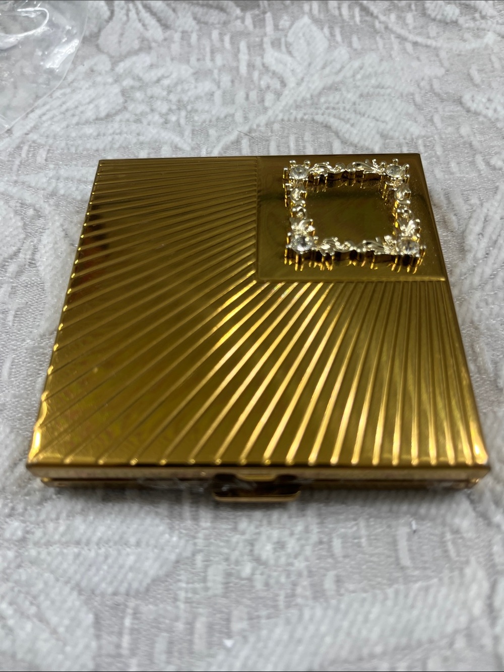 VOLUPTE Industrially Turned Metal MCM Compact